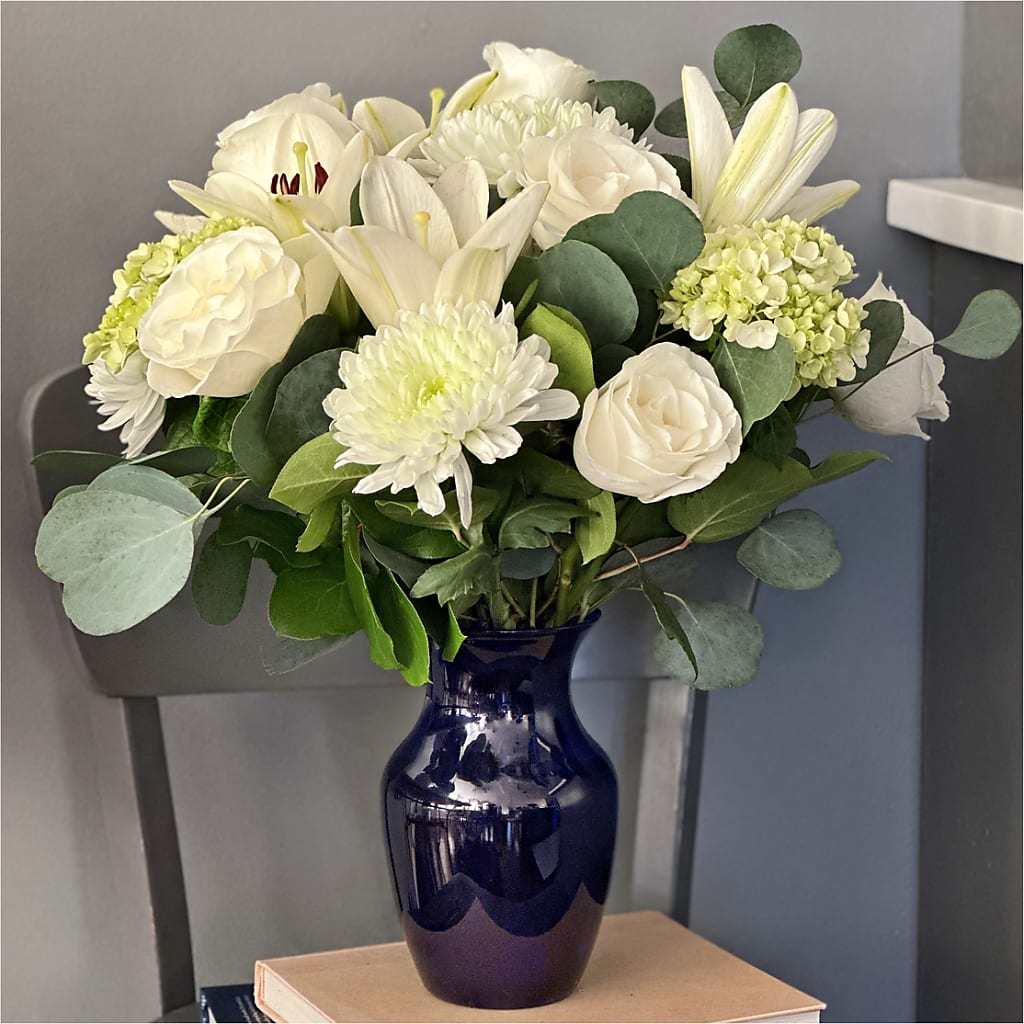 Snowy Dreams Bouquet –  Acme Floral #0014, Akron OH